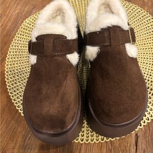 Brown Suede Clogs with Cream Fur Lining